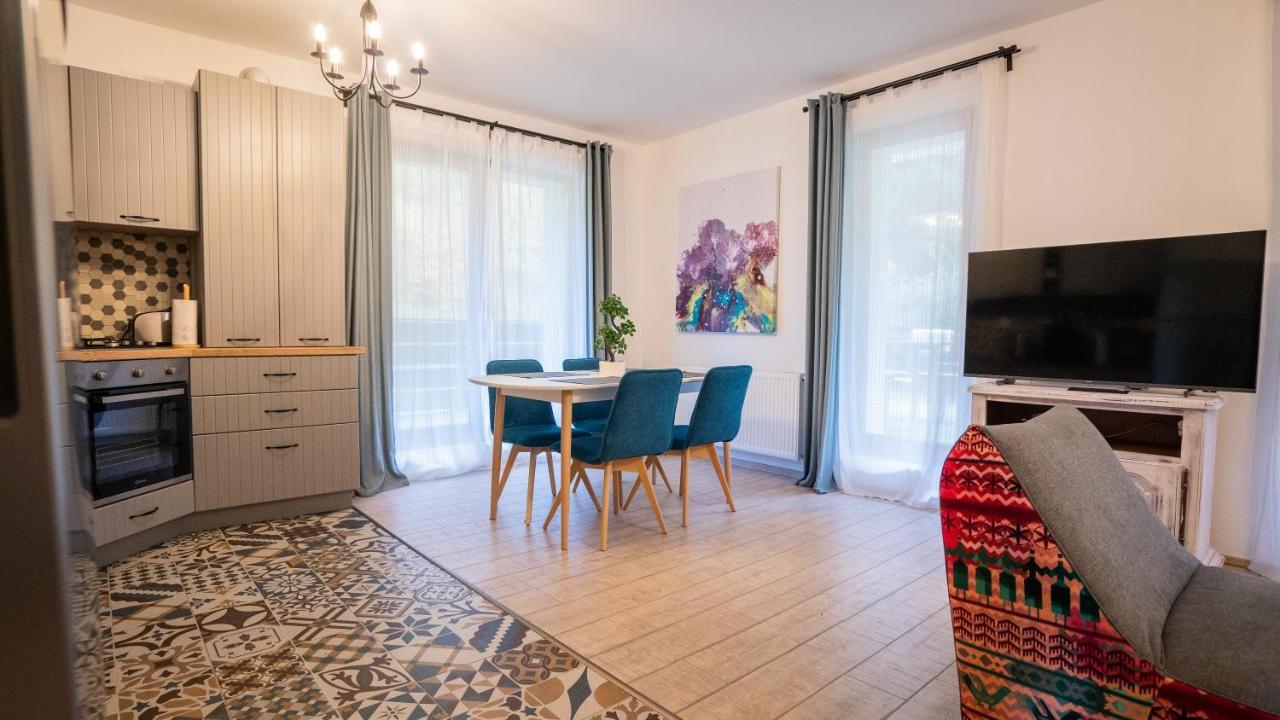 Family Treez Premium Apartments Пояна-Брашов Экстерьер фото