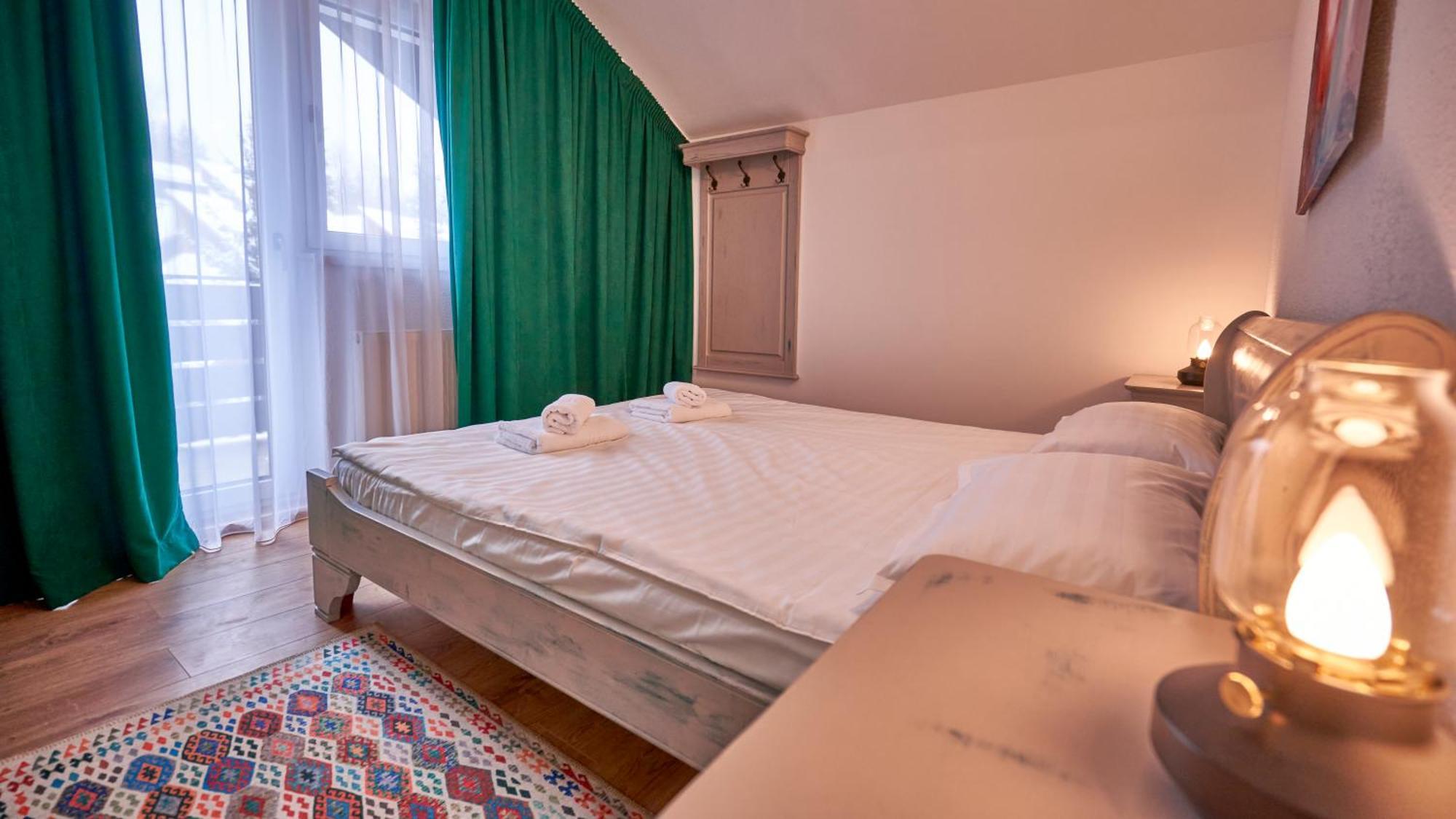 Family Treez Premium Apartments Пояна-Брашов Экстерьер фото